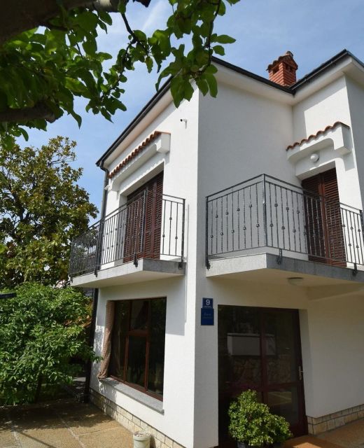 Apartments With Parking Space Malinska, Krk - 20375 Malinska