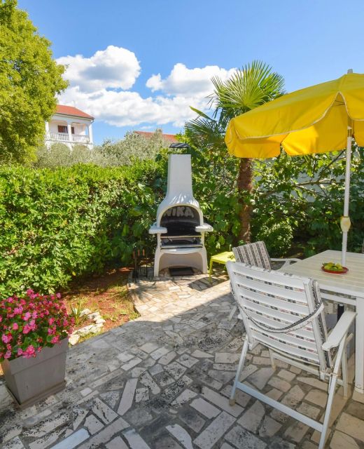Apartments With Parking Space Malinska, Krk - 20380 Malinska