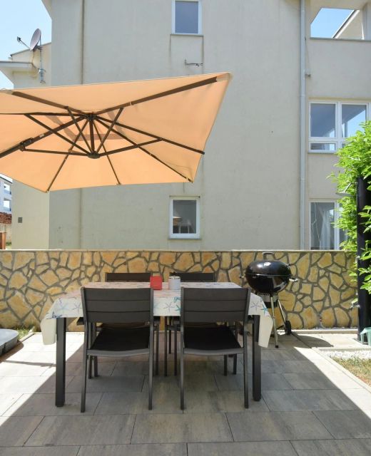 Apartments With Parking Space Malinska, Krk - 20425 Malinska