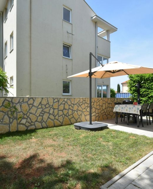 Apartments With Parking Space Malinska, Krk - 20425 Malinska
