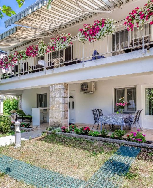 Apartments With Parking Space Njivice, Krk - 20453 Njivice