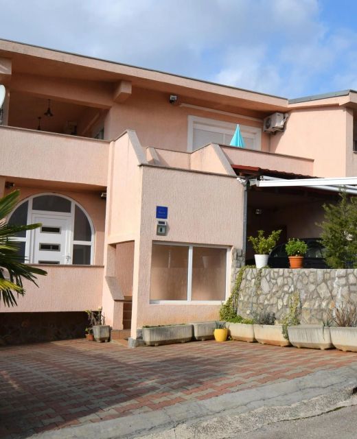 Apartments With Parking Space Pinezići, Krk - 20465 Pinezići