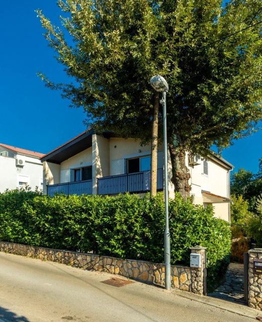 Apartments With Parking Space Njivice, Krk - 20473 Njivice
