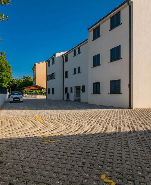 Apartments With Parking Space Malinska, Krk - 20484 Malinska