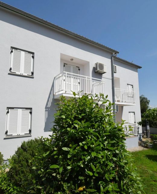 Apartments With Parking Space Njivice, Krk - 20486 Njivice