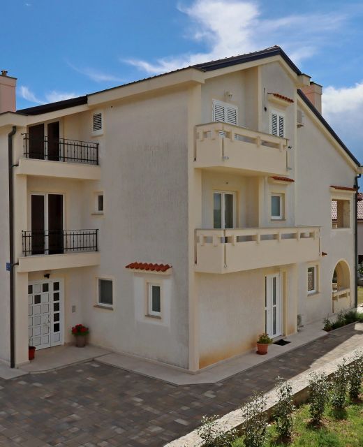 Apartments With Parking Space Punat, Krk - 20553 Punat
