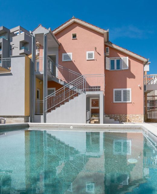 Family-friendly Apartments With Swimming Pool Split - 21026