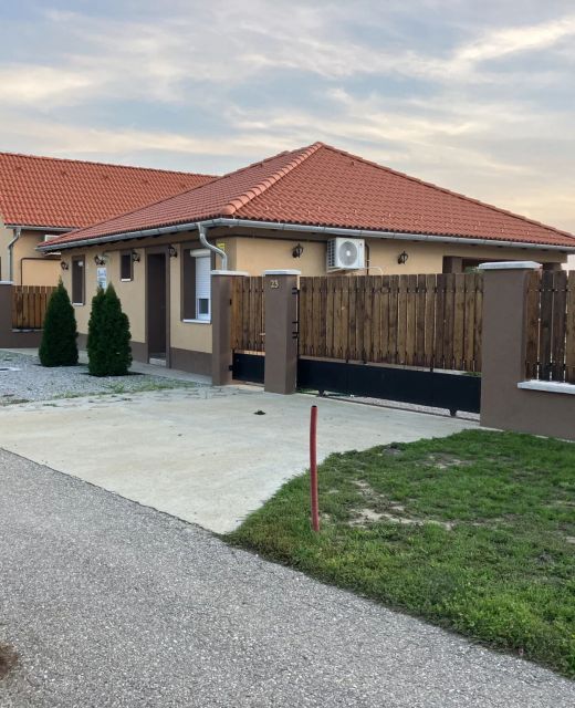 Bagolyvár Vendégház Abádszalók