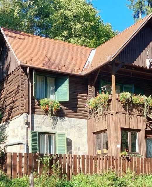 Királykunyhó Erdősziget Privát tóval Visegrád