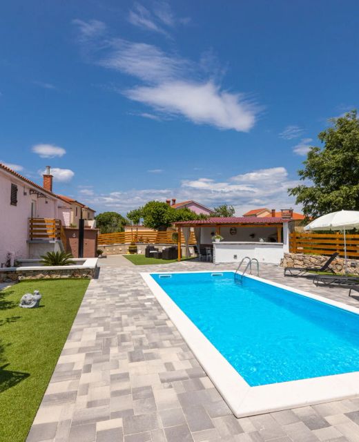 Holiday House Meri Gabonjin
