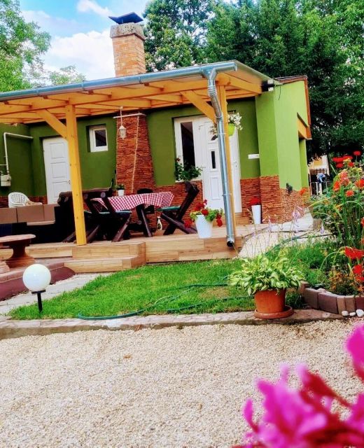 Fióna Kunyhója Apartmanház Gyopárosfürdő