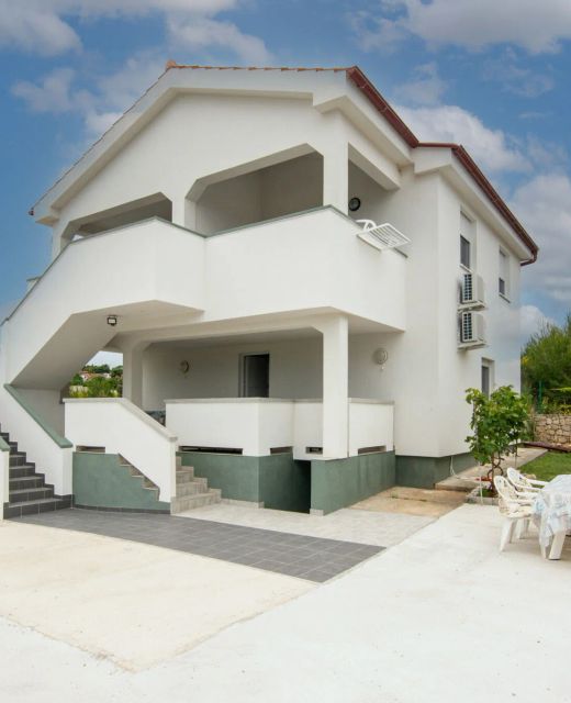 Apartments Cupic Vir