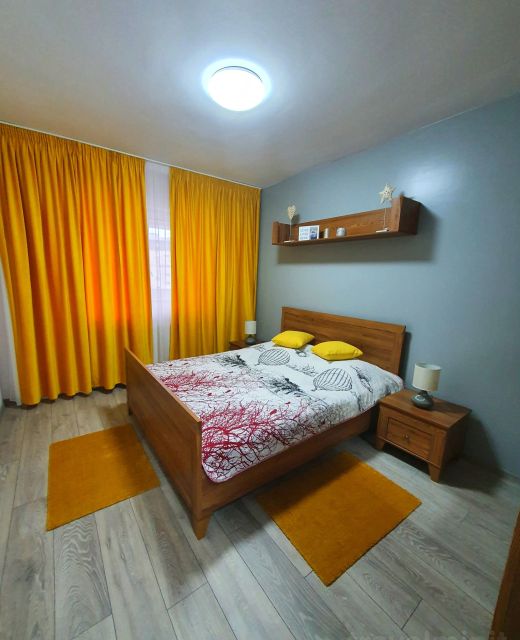 Yellow House Berceni București