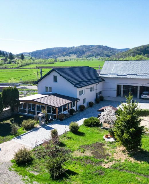 Casa Ansi Sărămaș