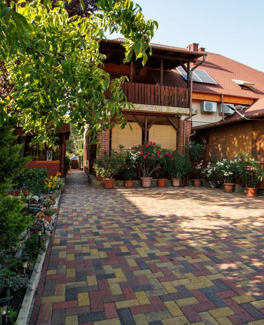 Zsuzsi Apartman Balatonboglár
