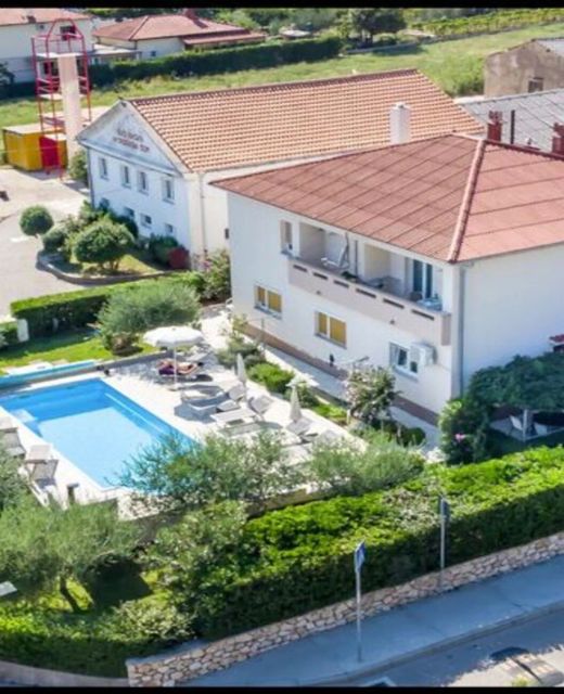 Apartments Elegance with swimming pool Baška 