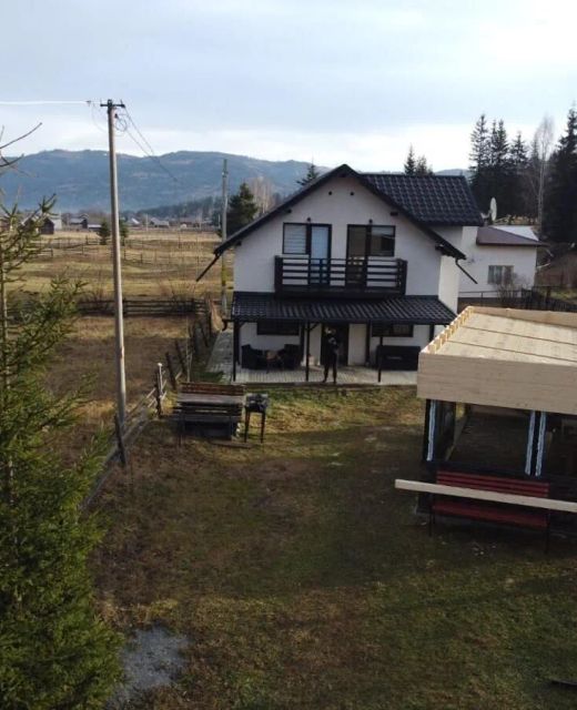 Vila Raisa Neagra Șarului