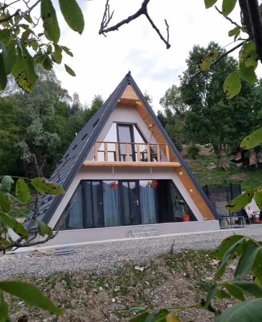 Cabana Liniștea Munților Trăisteni