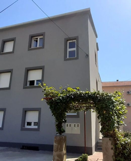 Apartment Monika Kastel Kambelovac