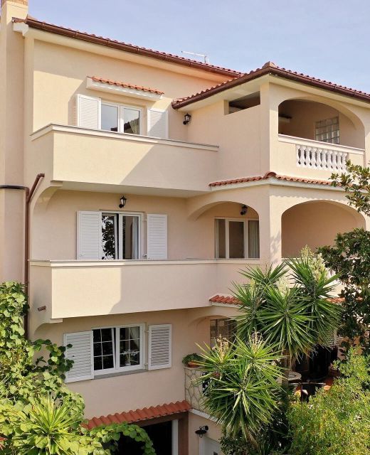 Apartments Anamarija S Lopar