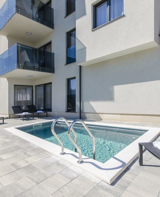 Apartments Luxury Villa V2 with rooftop Vir