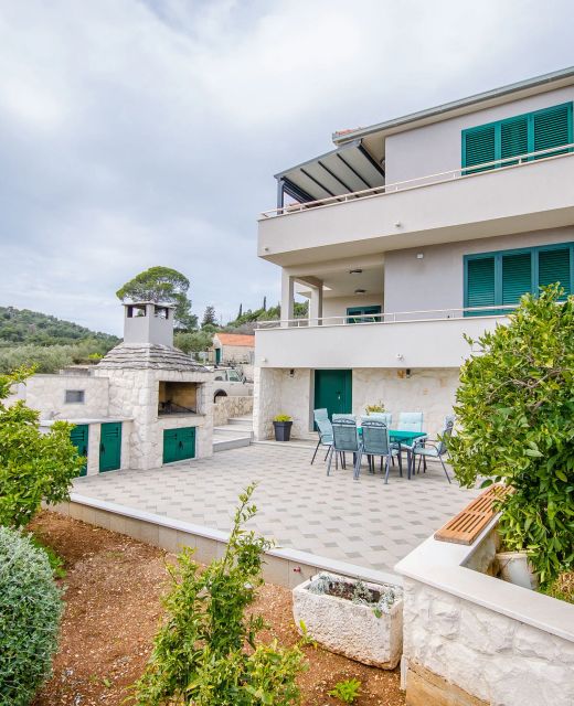 Apartments Doric Slatine