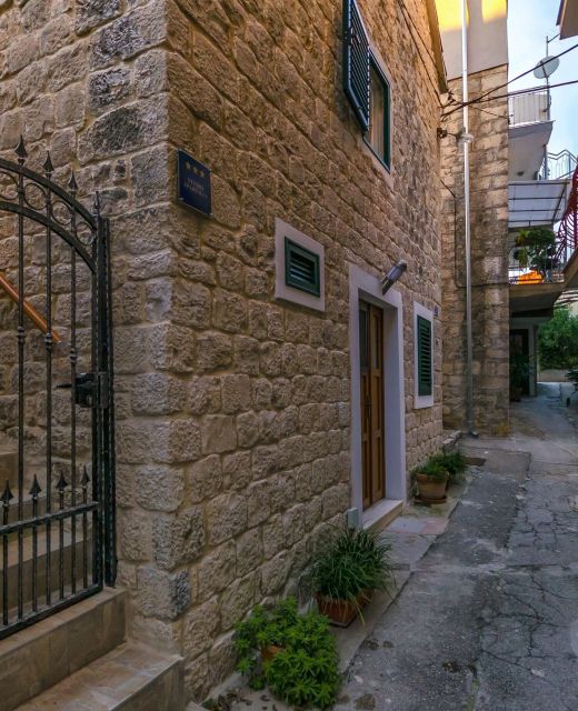Apartment Stone apartment in center Kastel Stari