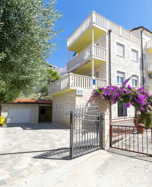 Apartment Jele Omis