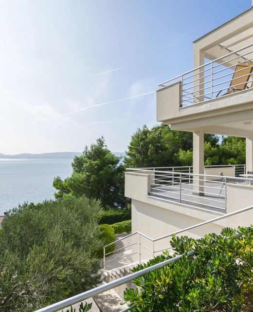 Apartments Olive sea view Mimice