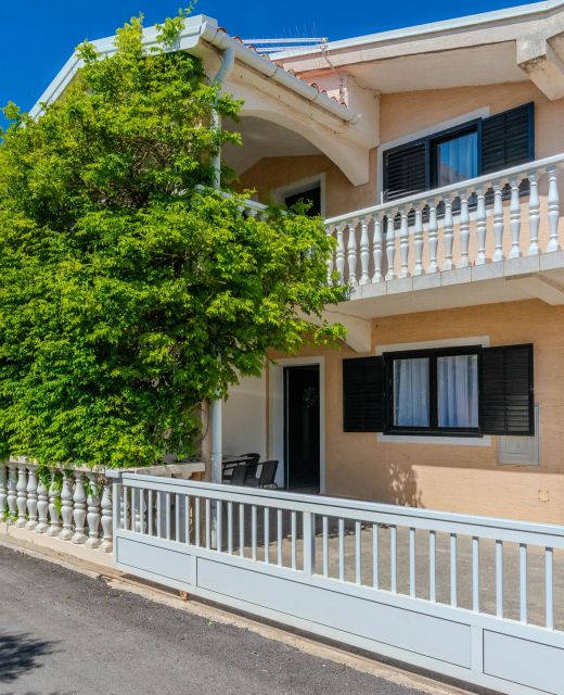 Apartments Plantosar Vir II