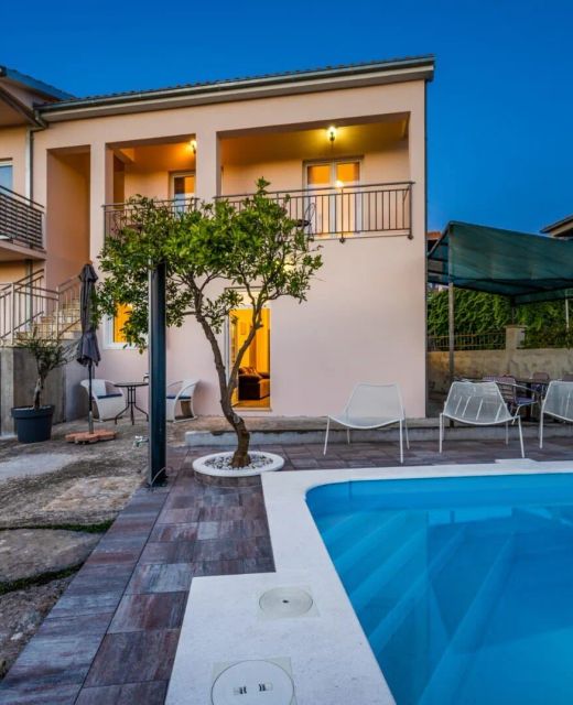 House Jakov Razanj