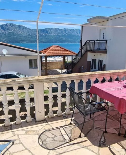House Karmela Sucuraj