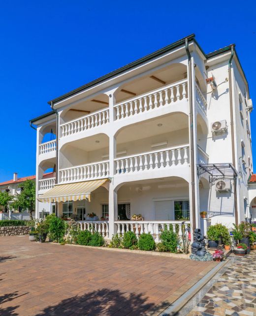 Apartments Spomenka Zvonko Lopar