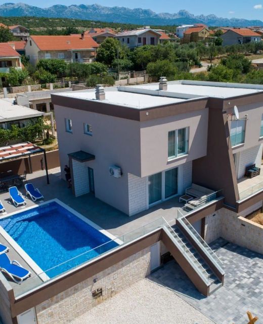 Apartment Azeret sa bazenom Maslenica