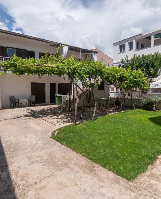 Apartments and Room Sanja Vodice
