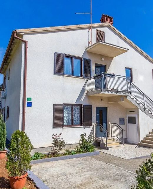 House Miro Pula