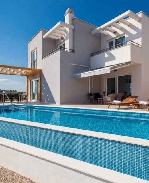 Villa Lomari Brodarica