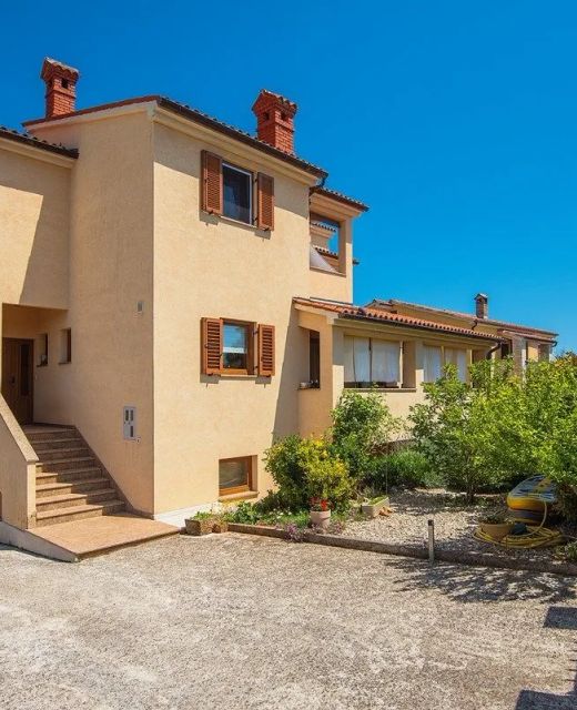 Apartment House Vinkuran