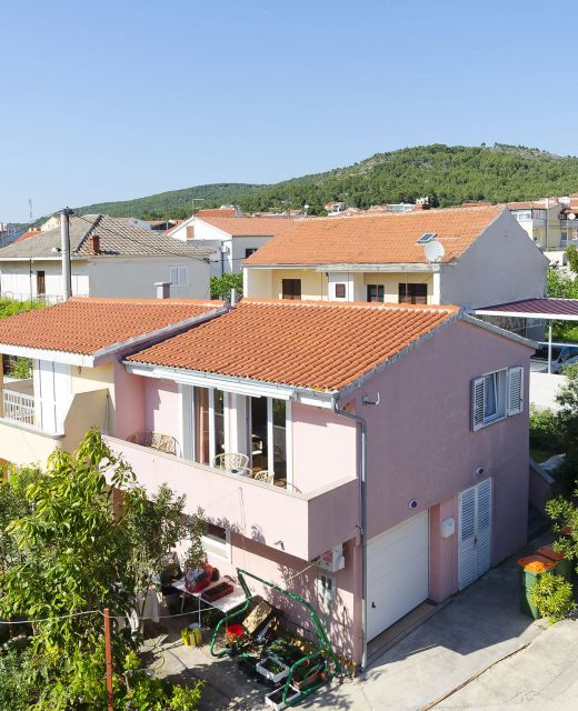 Apartments Peaceful port Tribunj