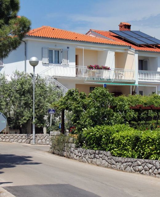 Apartments And Rooms With Parking Space Krk - 5371