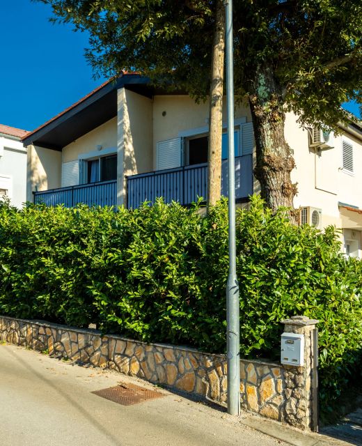Apartments With Parking Space Njivice, Krk - 20504 Njivice
