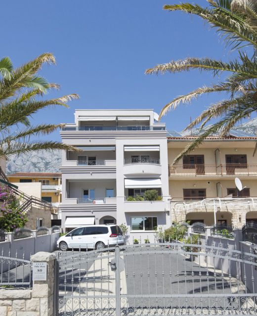 Apartments By The Sea Makarska - 20587
