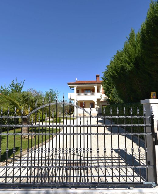 Apartments With Parking Space Valbandon, Fažana - 20648 Valbandon