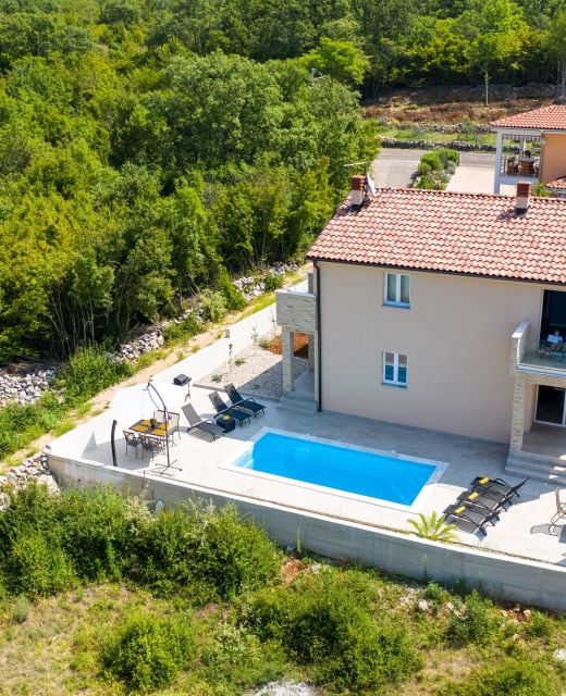 Apartments With Swimming Pool Kremenići, Krk - 20676 Kremenići