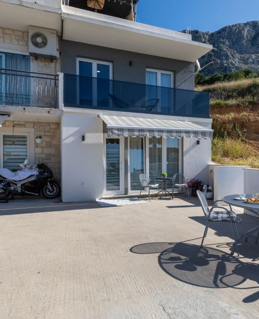 Apartments With Hot Tub Omiš - 20689