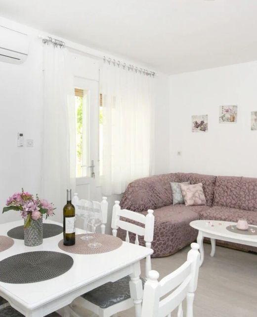 Apartments With Parking Space Kaštel Lukšić, Kaštela - 21073 Kaštel Lukšić