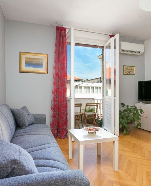 Apartments With WiFi Split - 21345