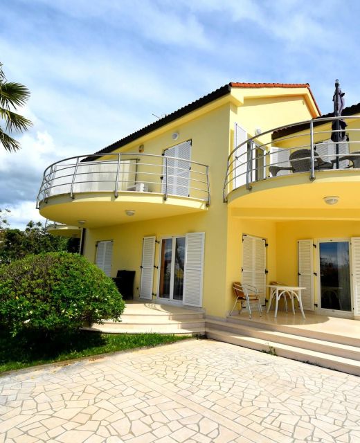 Apartments With Parking Space Malinska, Krk - 21373 Malinska