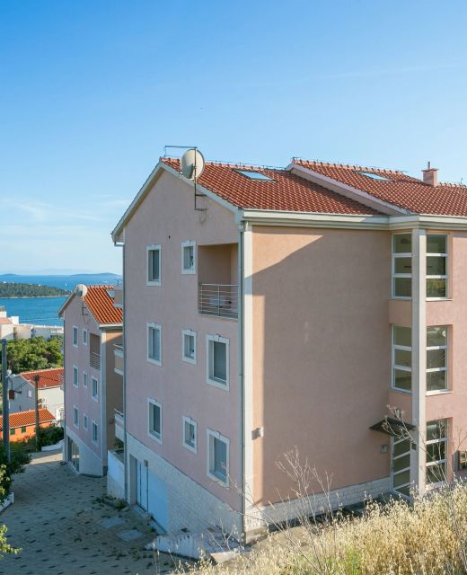 Apartments With Parking Space Seget Donji, Trogir - 21374 Seget Donji