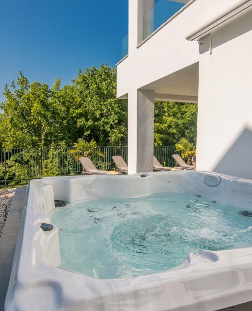 Apartments With Hot Tub Njivice, Krk - 21493 Njivice